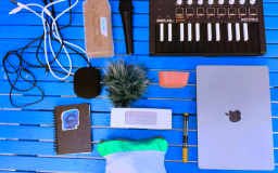 Sound workshop: music, collage, radio (Photo: Denise Lee) 