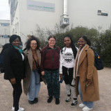 Die Trainerinnen aus unserem Projekt: Ineke Senge Ashu, Caroline Ellenberger, Juliana Odamea Asare und Stephanie Emmanuelle Edjoa mit Mirjam Elomda von Migranetz Thüringen (2. v.l.). 