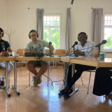 Tariq Mian, Michael Weinberg, Gifty Nyame Tabiri und Dorit Machell (v.l.) während der Aufnahme des Podcasts (Foto: EJBW)
