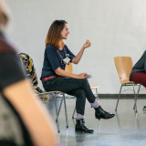 Trainer Margaux Richet and Dorit Machell from the projekt team /​/​ Foto: Thomas Müller 